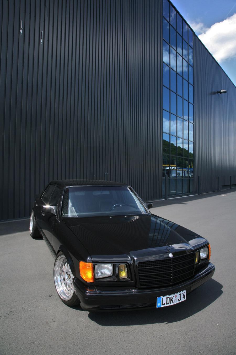  Mercedes-Benz 560 SE by INDEN-Design 1991 года  (фото 16 из 36)